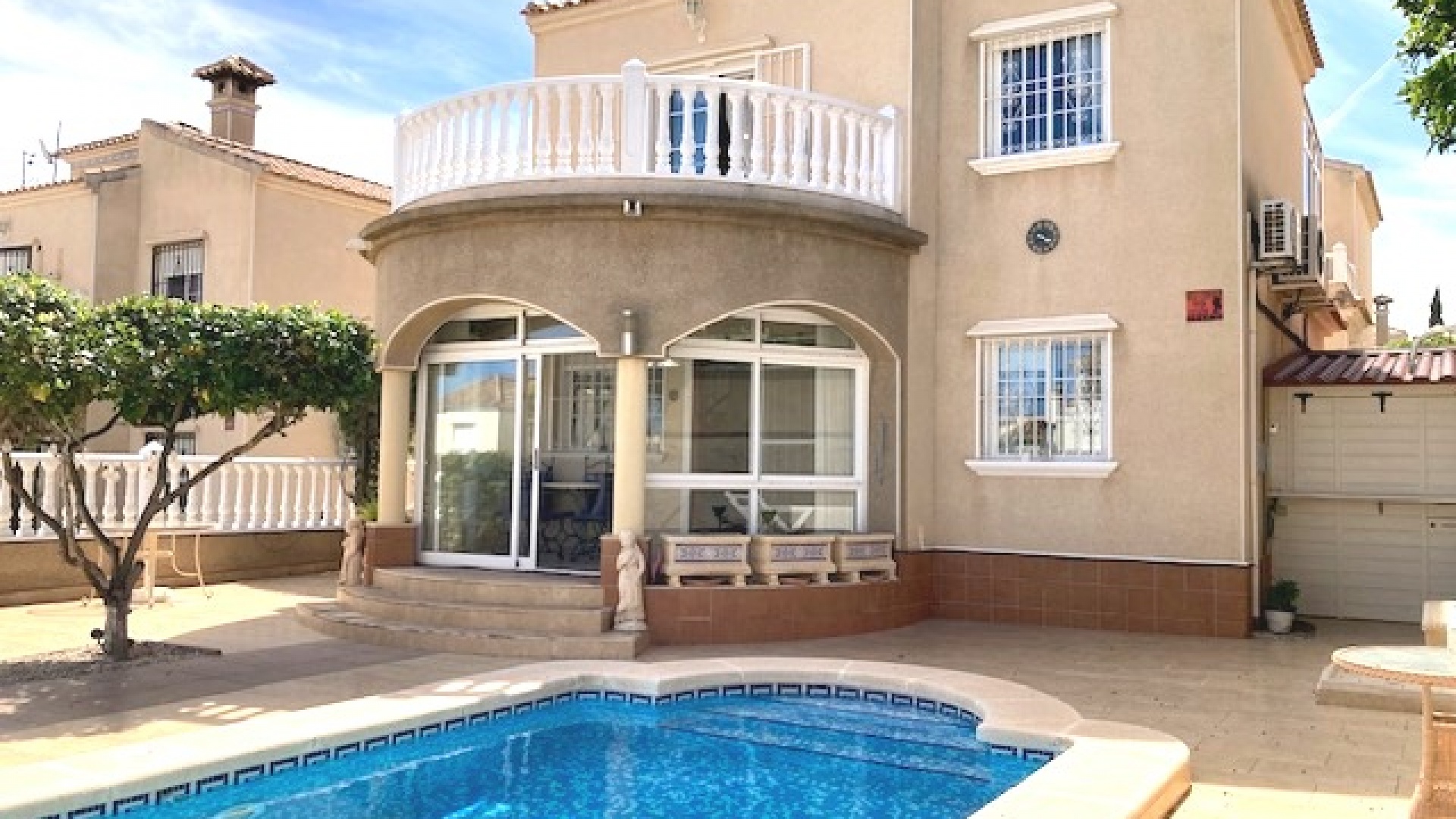 Resale - Villa - Villamartin - El Galan