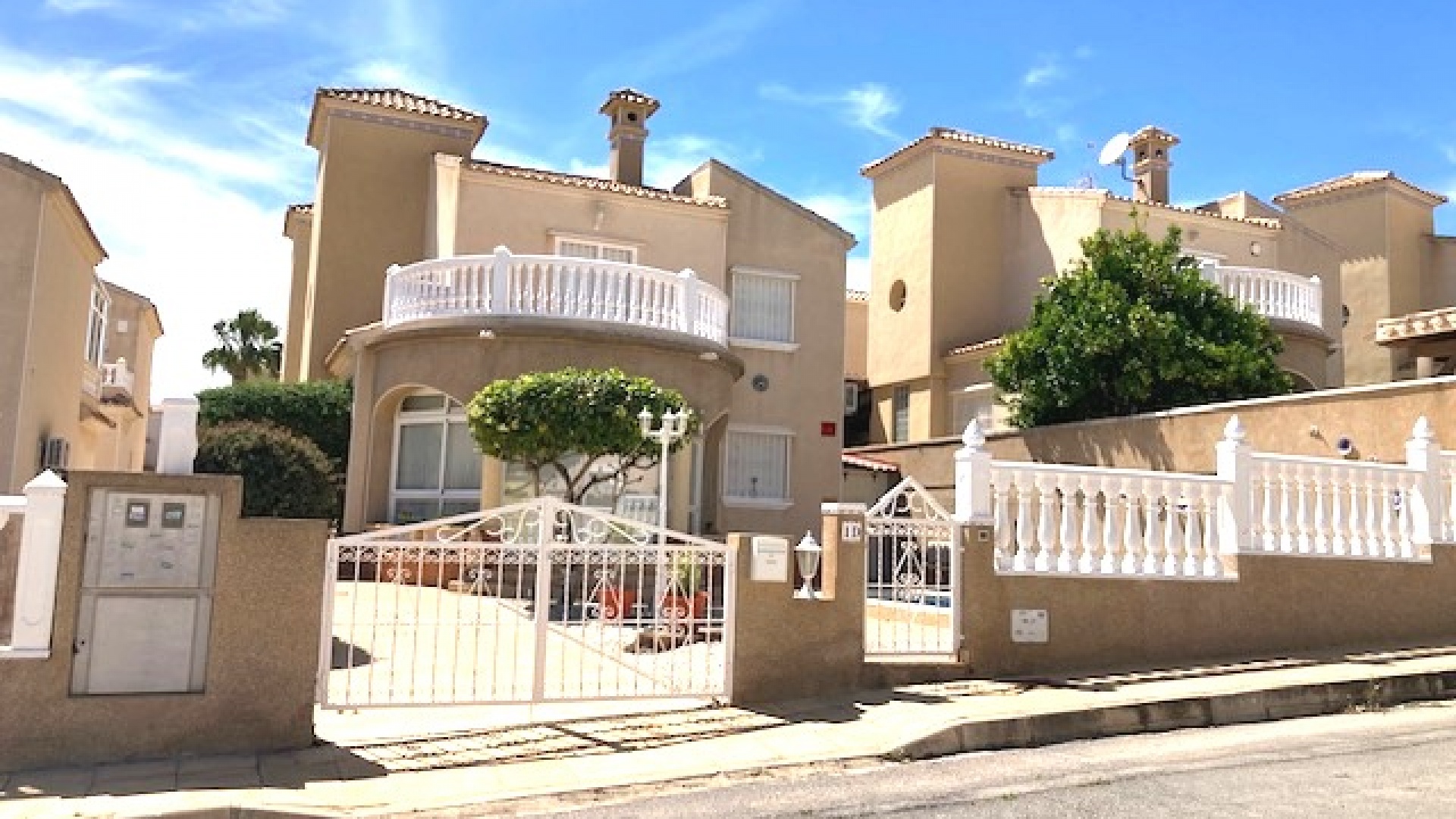 Resale - Villa - Villamartin - El Galan