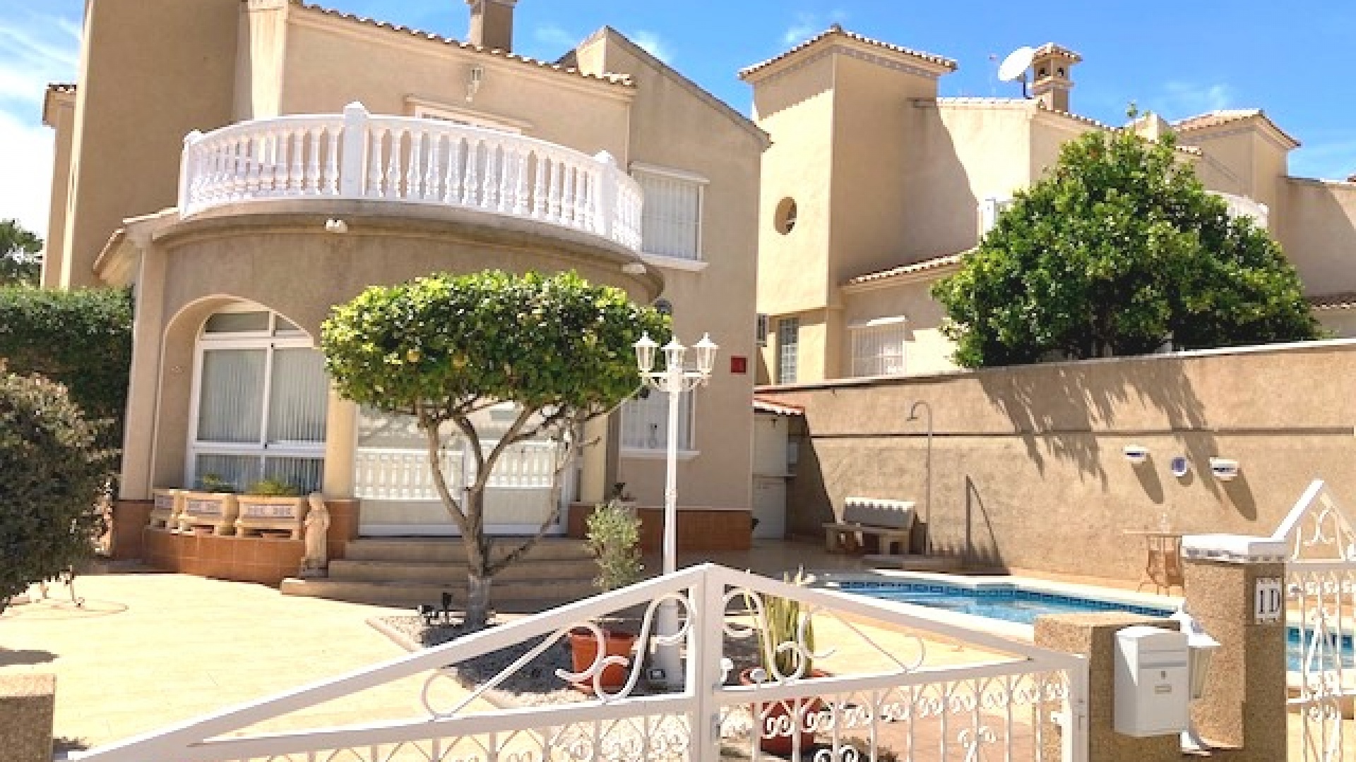 Resale - Villa - Villamartin - El Galan