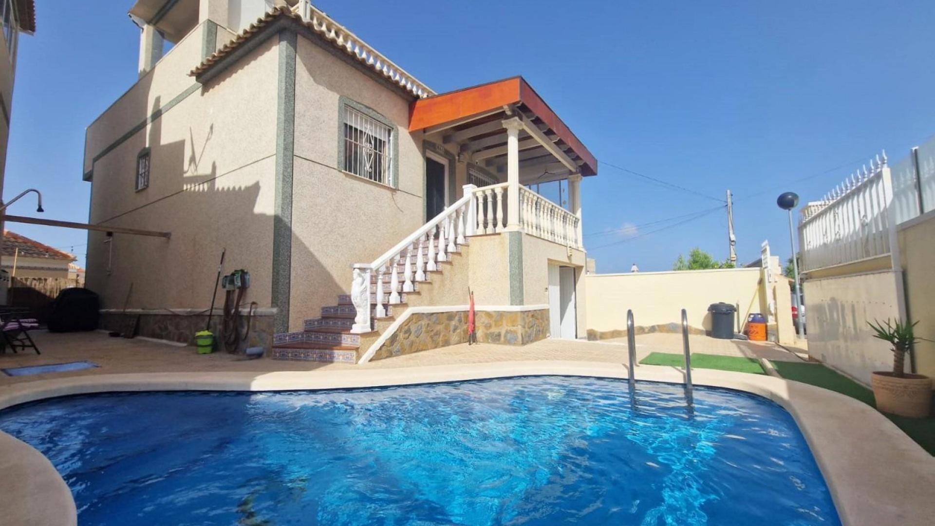 Resale - Villa - Villamartin - El Galan