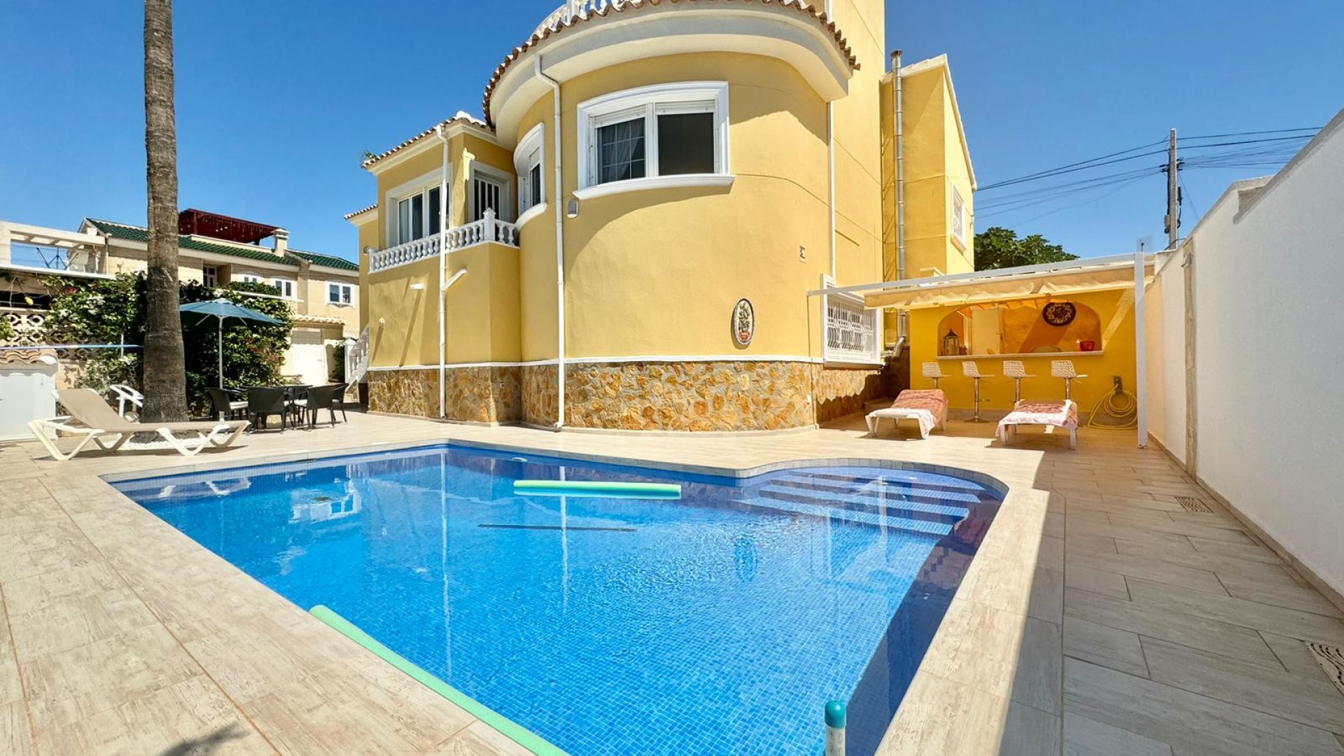 Resale - Villa - Villamartin - El Galan