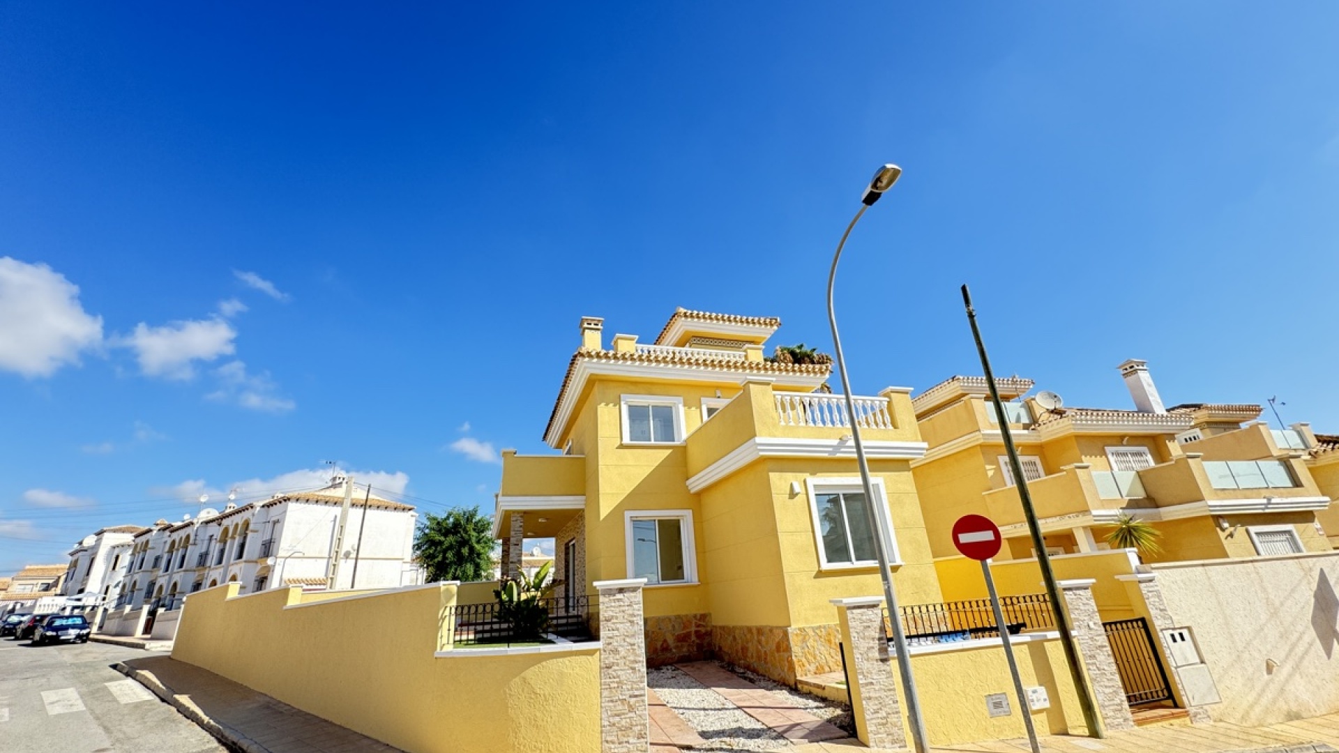 Resale - Villa - Villamartin - El Galan