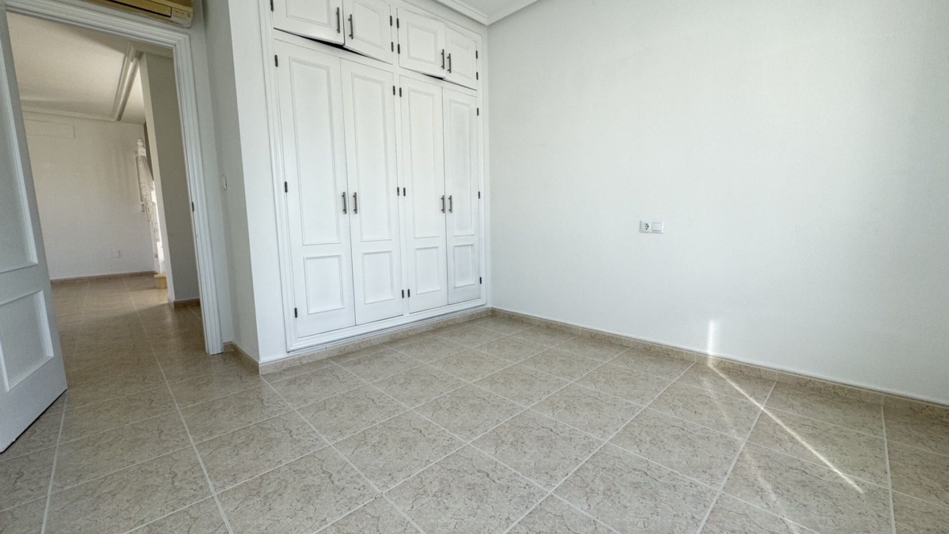 Resale - Villa - Villamartin - El Galan