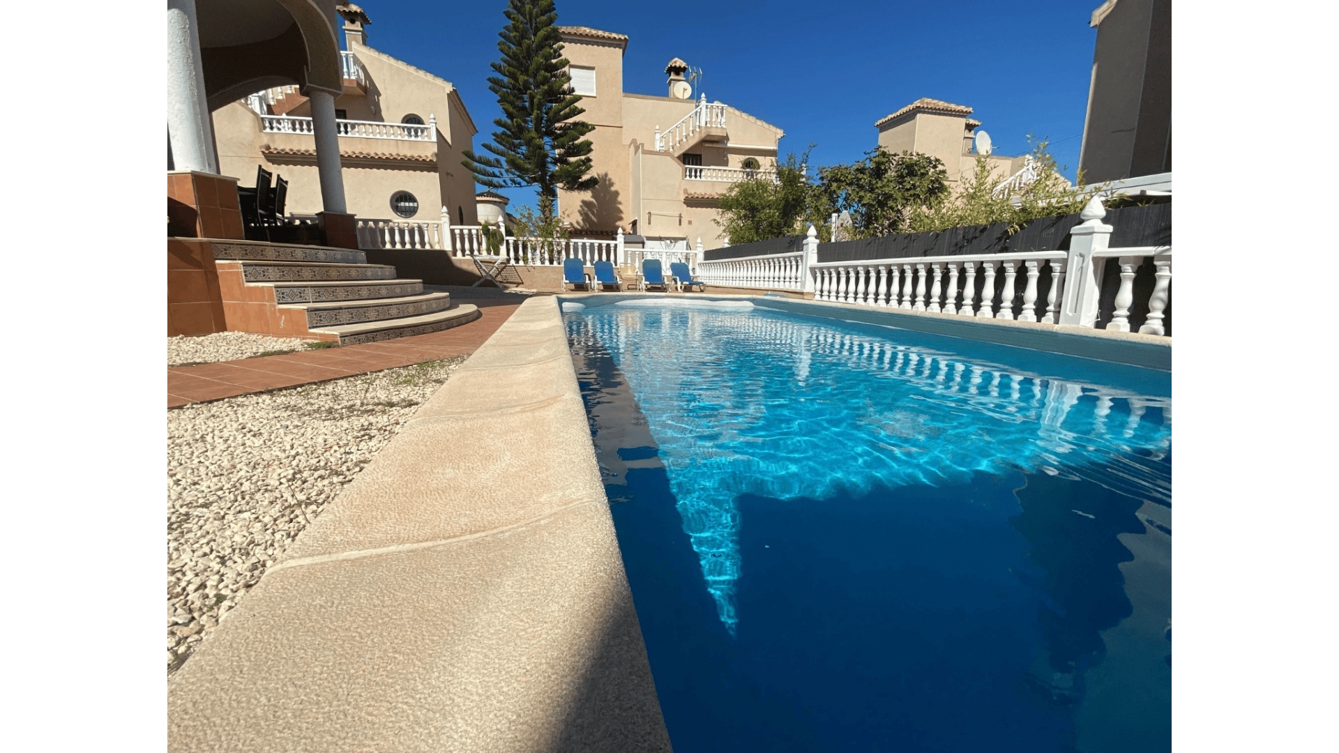 Resale - Villa - Villamartin - El Galan