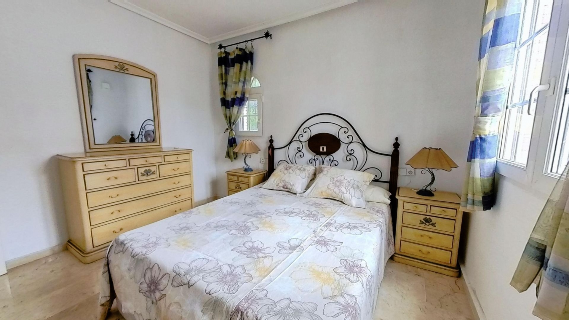 Resale - Villa - Villamartin - Los Dolses