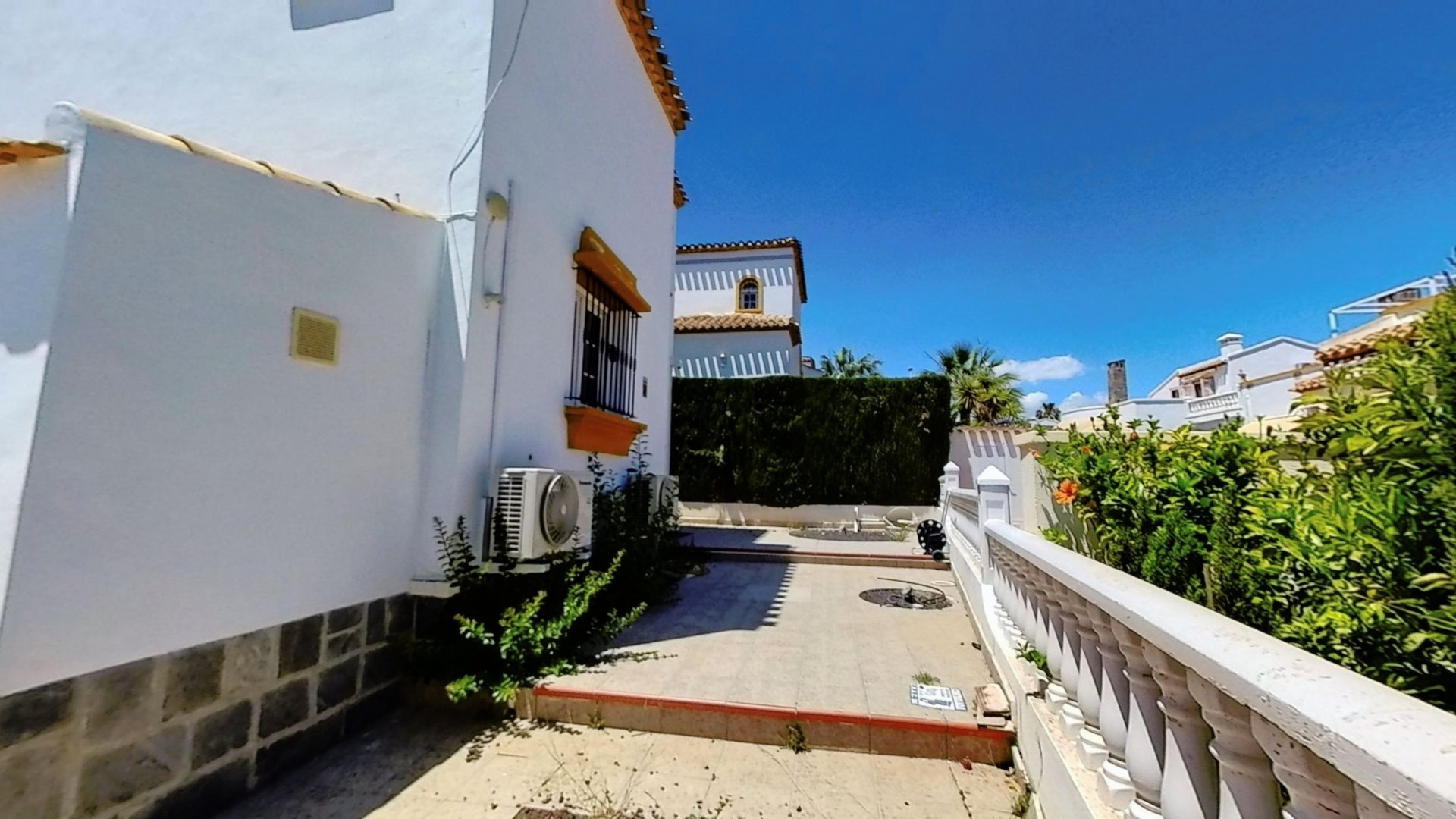 Resale - Villa - Villamartin - Los Dolses