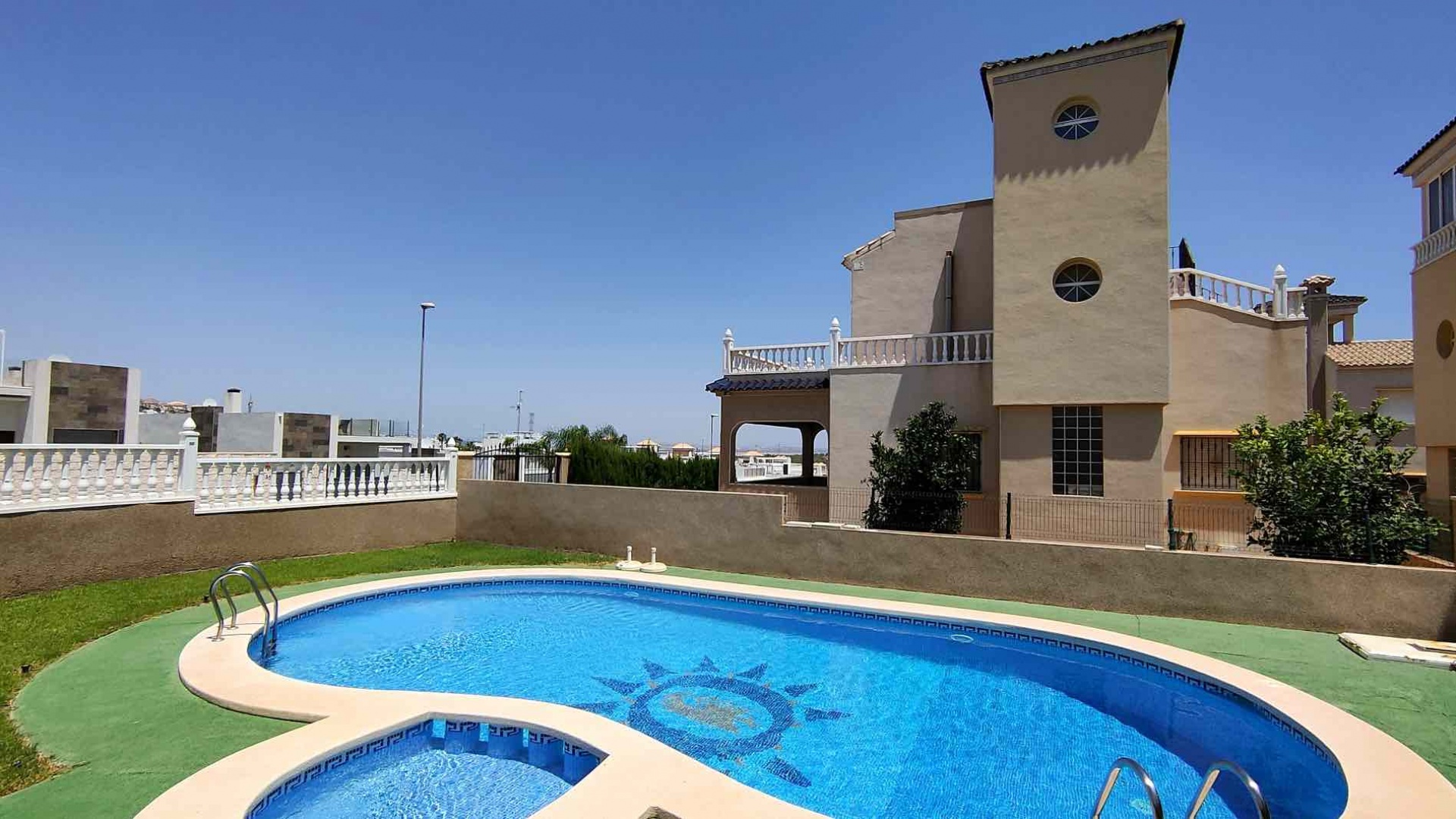 Resale - Villa - Villamartin - PAU 26