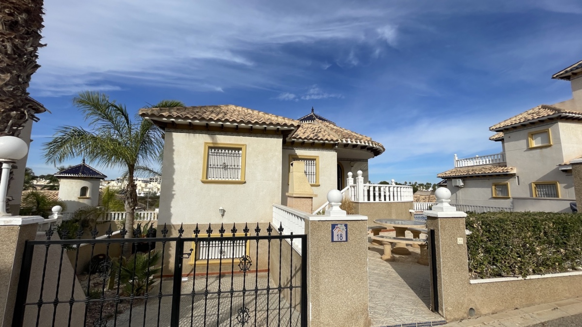 Resale - Villa - Villamartin - pinada golf