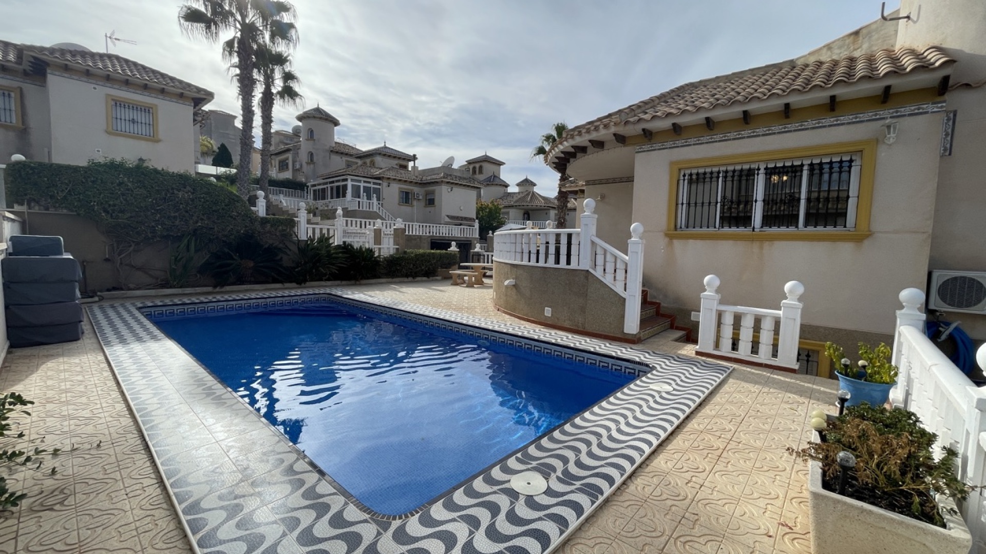 Resale - Villa - Villamartin - pinada golf