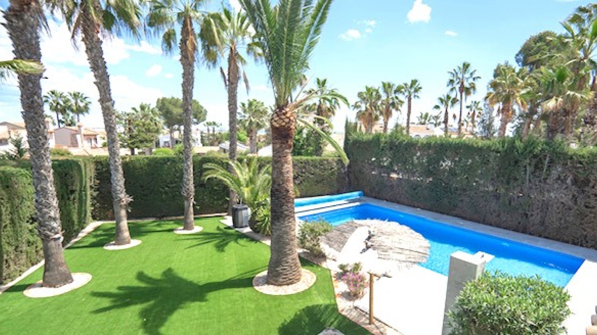 Resale - Villa - Villamartin