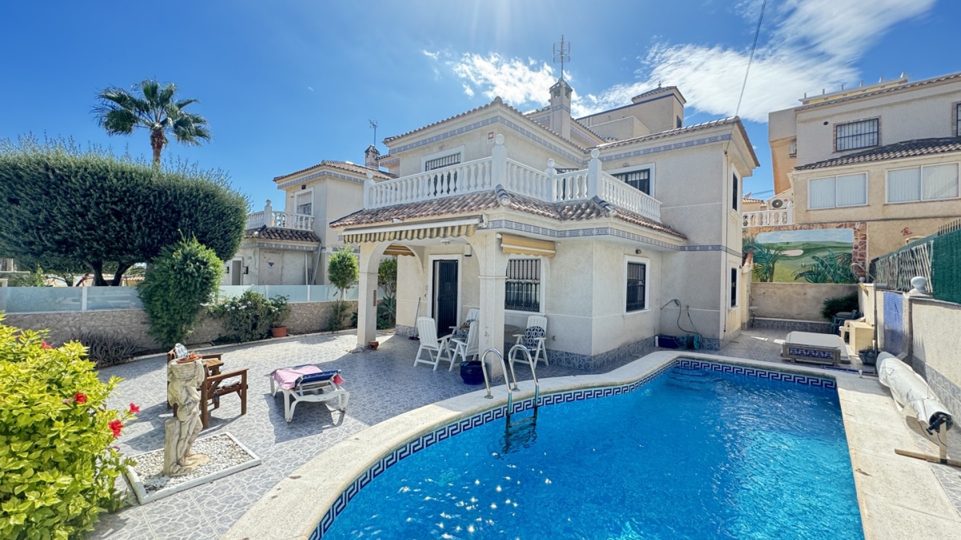 Resale - Villa - Villamartin