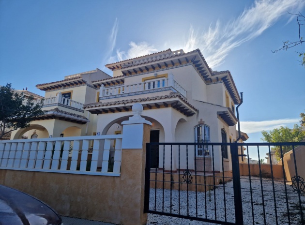 Villa - Återförsäljning - Cabo Roig - Lomas de Cabo Roig