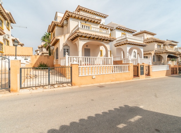 Villa - Återförsäljning - Cabo Roig - Lomas de Cabo Roig