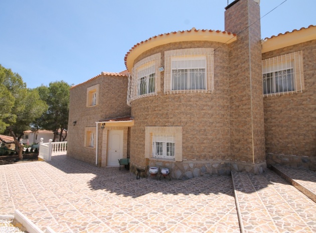 Villa - Återförsäljning - Pilar de la Horadada - Pinar De Campoverde