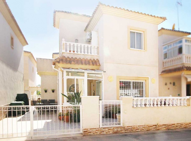 Villa - Återförsäljning - Playa Flamenca - La Pinada