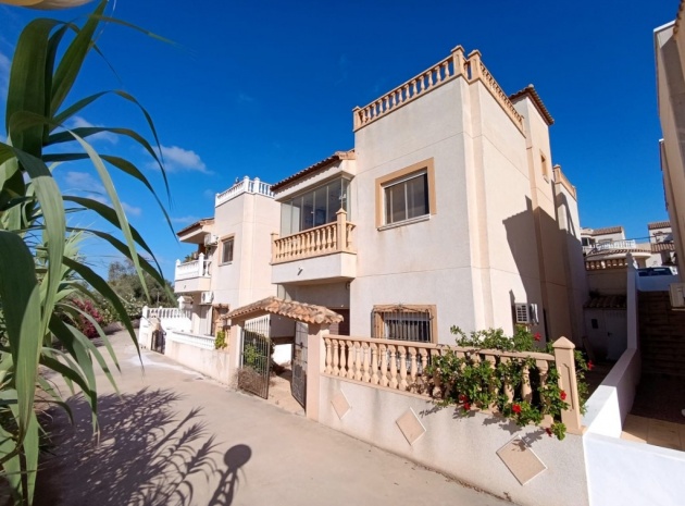 Villa - Återförsäljning - San Miguel de Salinas - Lake View Mansions