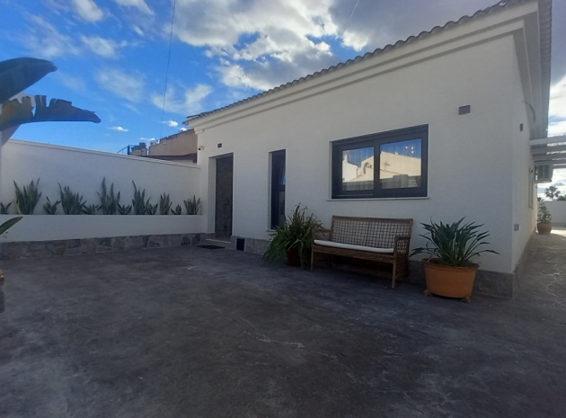 Villa - Återförsäljning - Torrevieja - El Chaparral