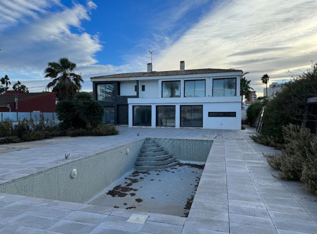 Villa - Återförsäljning - Torrevieja - La Veleta