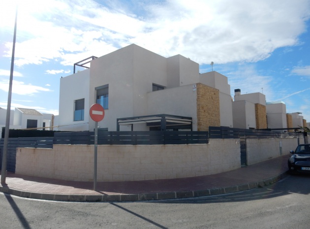 Villa - Resale - Ciudad Quesada - Pueblo Bravo