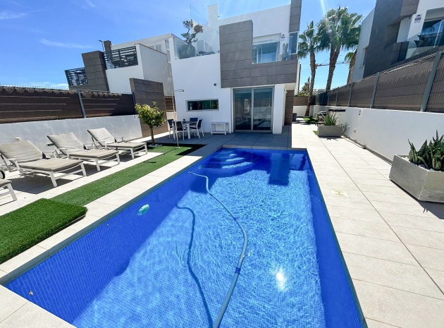 Villa - Resale - Guardamar del Segura - El Raso