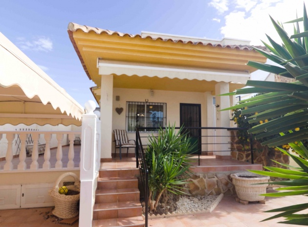 Villa - Resale - Guardamar del Segura - El Raso