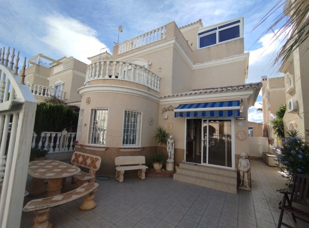 Villa - Resale - Los Altos - villas del duque