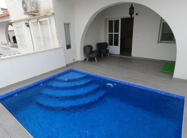 Villa - Resale - Villamartin - blue lagoon