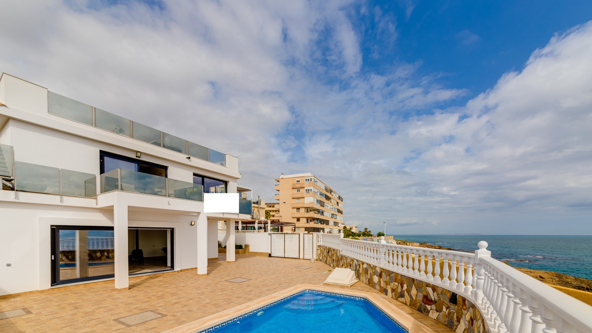 Wederverkoop - Villa - La Mata - 1st Line to the Sea