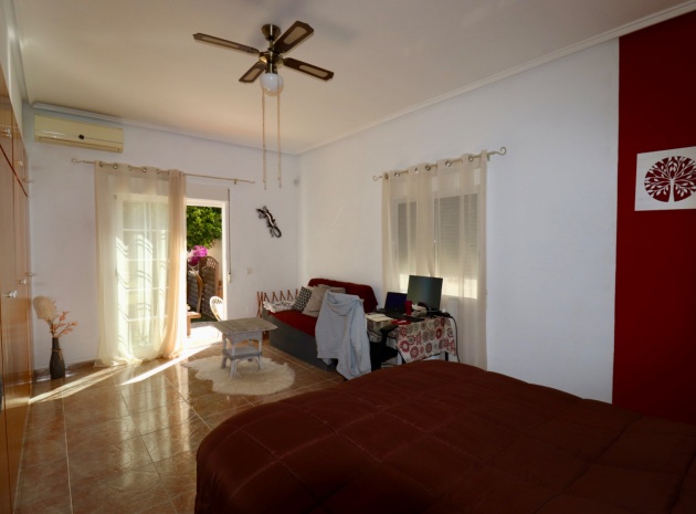 Resale - Country Property - Dolores