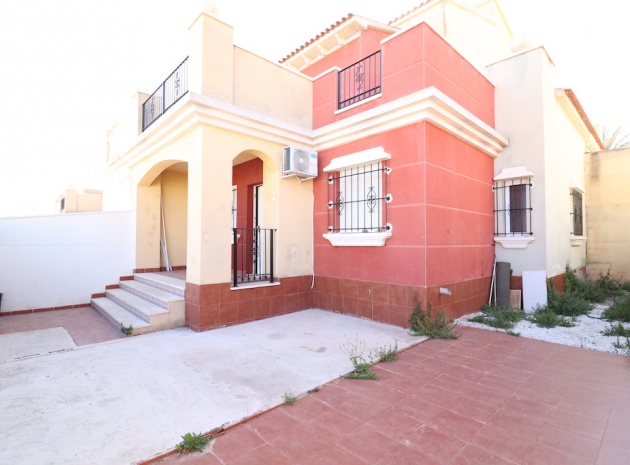 Återförsäljning - Villa - Torrevieja - altos de la bahia