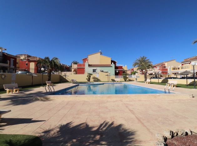 Återförsäljning - Villa - Torrevieja - altos de la bahia