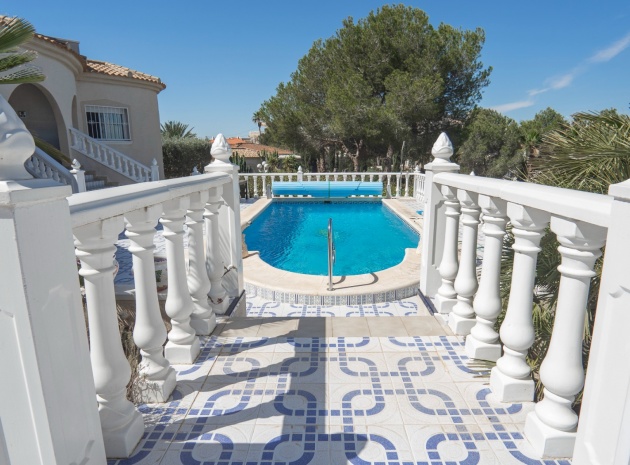 Resale - Villa - Algorfa