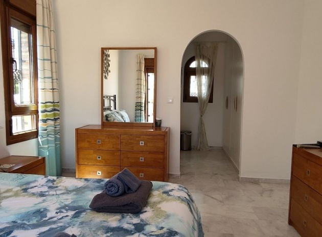 Resale - Villa - Algorfa