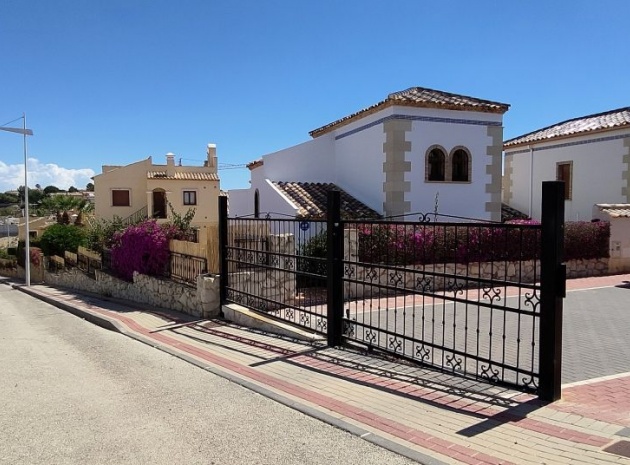 Resale - Villa - Algorfa