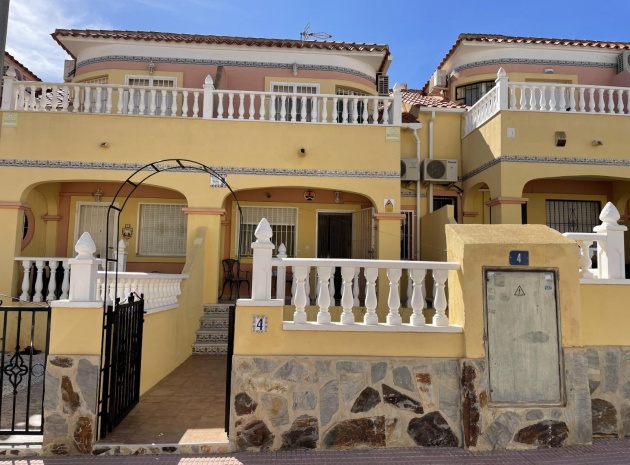 Resale - Townhouse - Villamartin - bosque de las lomas