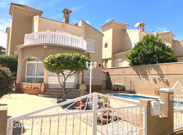 Resale - Villa - Villamartin - El Galan