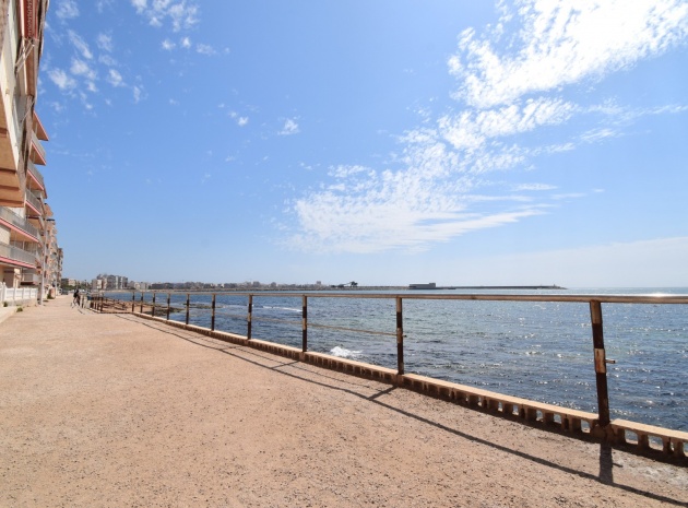 Återförsäljning - Lägenhet - Torrevieja - Mar Azul