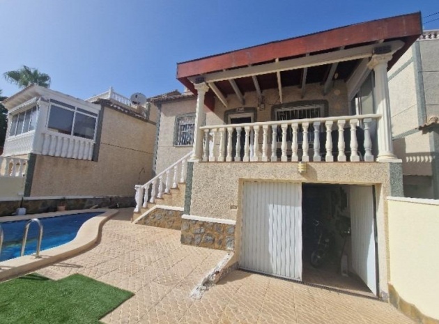 Resale - Villa - Villamartin - El Galan