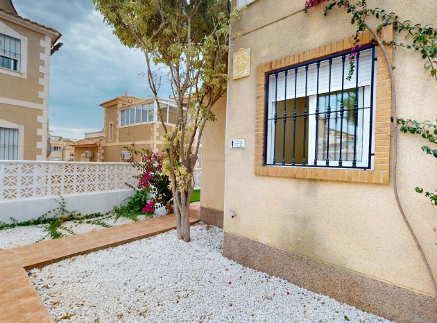 Resale - Villa - Villamartin - El Galan