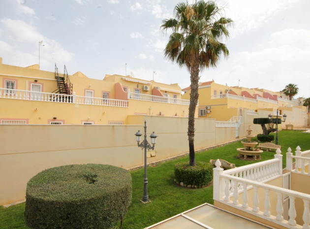 Resale - Townhouse - Villamartin - bosque de las lomas