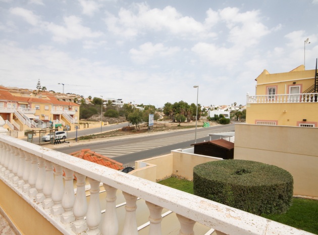 Resale - Townhouse - Villamartin - bosque de las lomas