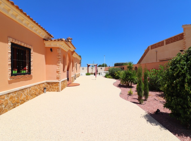 Återförsäljning - Villa - Formentera del Segura - Fincas de La Vega