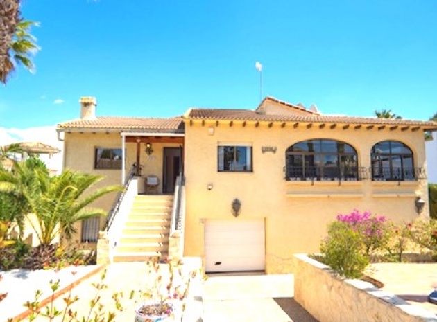 Resale - Villa - Villamartin