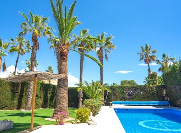 Resale - Villa - Villamartin