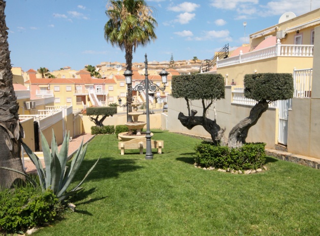 Resale - Townhouse - Villamartin - bosque de las lomas