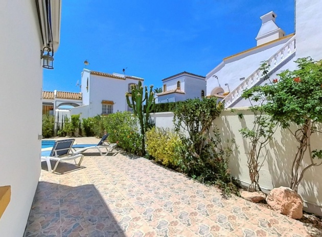 Resale - Villa - Villamartin - Los Dolses