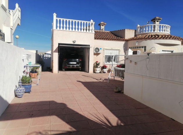 Återförsäljning - Villa - San Miguel de Salinas - Lake View Mansions