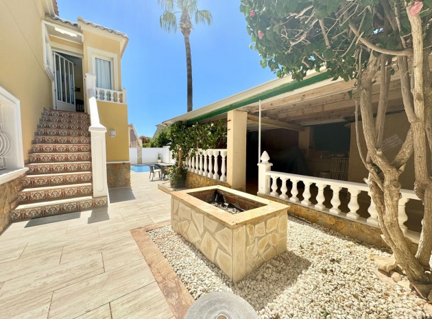 Resale - Villa - Villamartin - El Galan