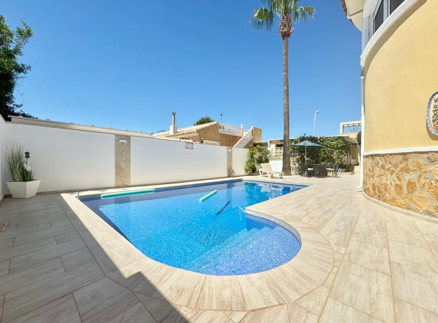 Resale - Villa - Villamartin - El Galan