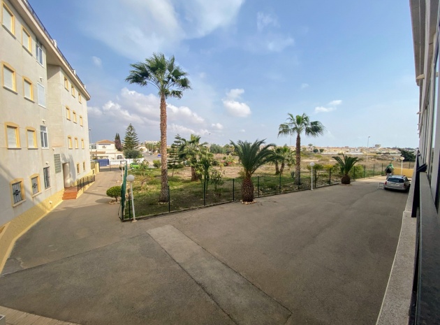 Resale - Apartment - Playa Flamenca - la mirada